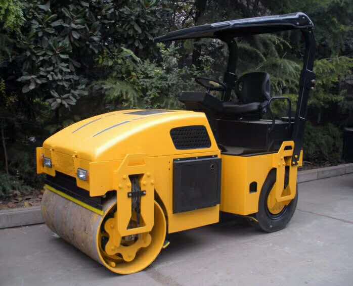 LTC203压路机 3吨双驱双振全液压振动压路机